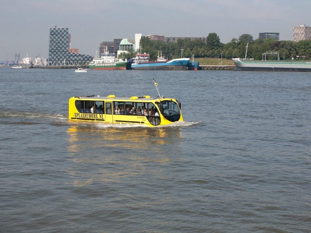 Amfibus-holanda-onibus-Aquatico