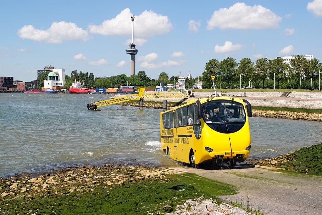 Amfibus-onibus-aquatico