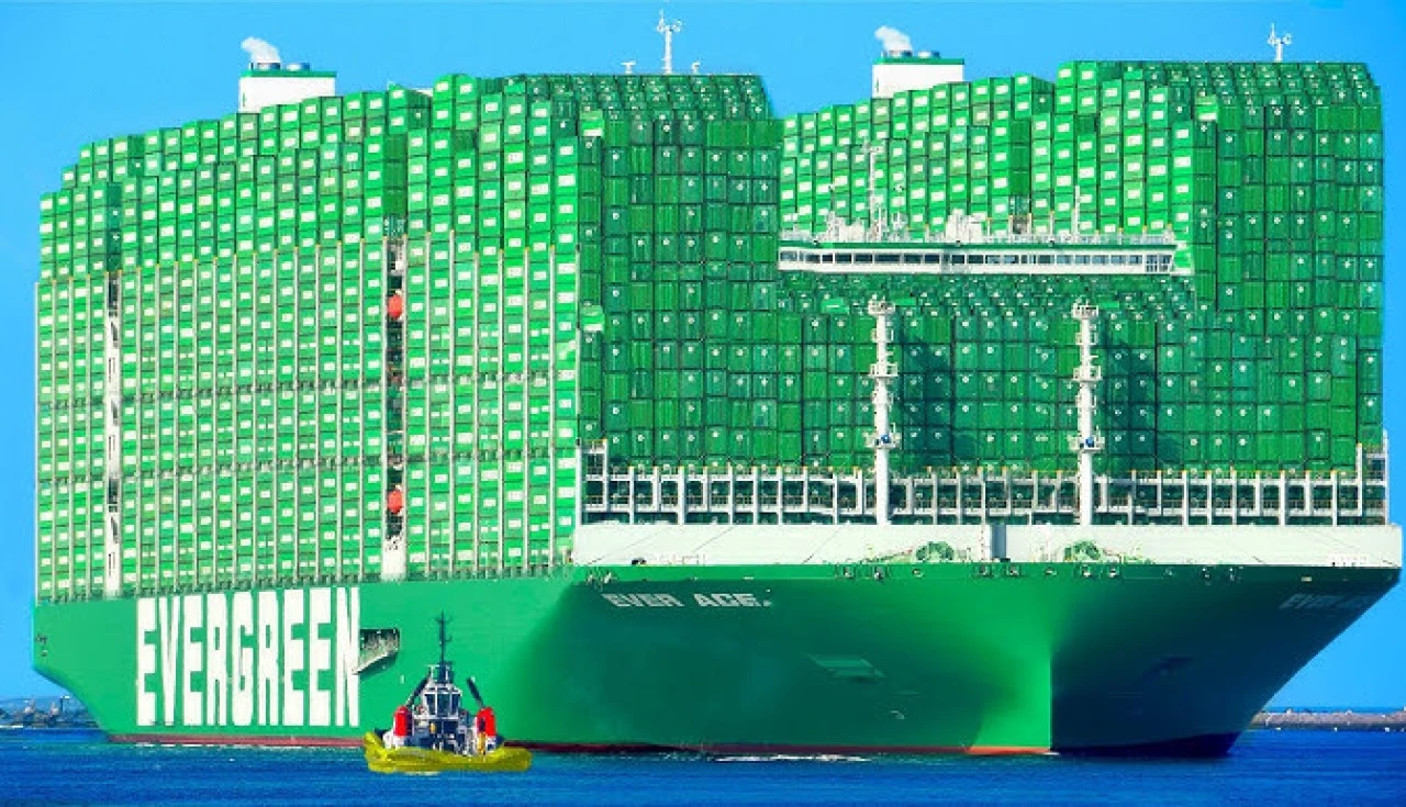 Ever Alot: O Maior Navio Porta-Contêiner do Mundo