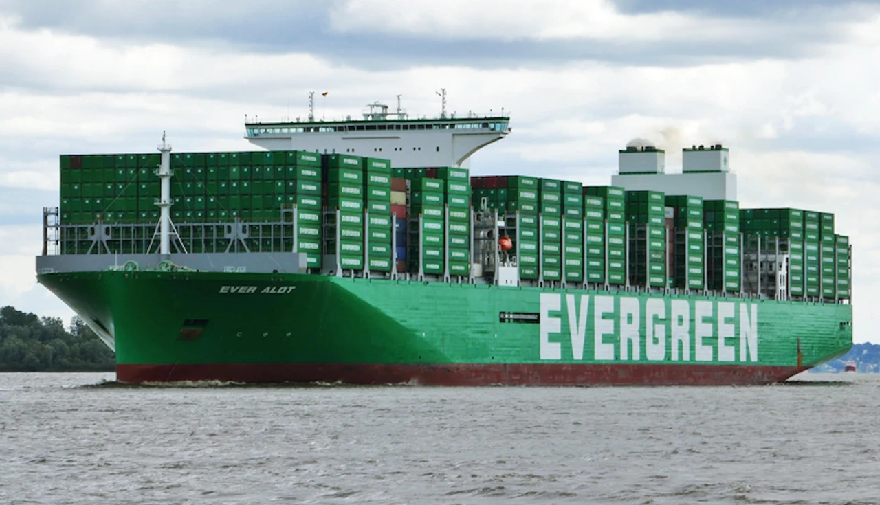 Ever Alot: O Maior Navio Porta-Contêiner do Mundo