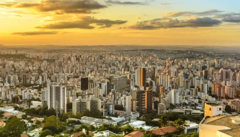 Brasil: 212 Milhões de Habitantes e 4 Fusos Horários em um Só País