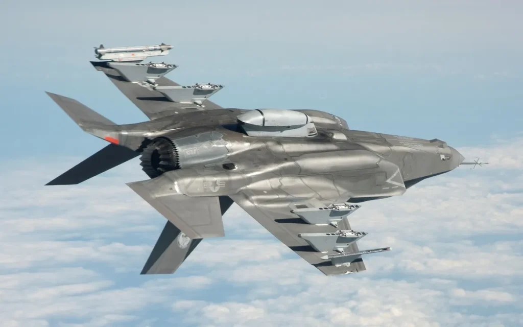 F-35 Lightning II: O computador voador multitarefa