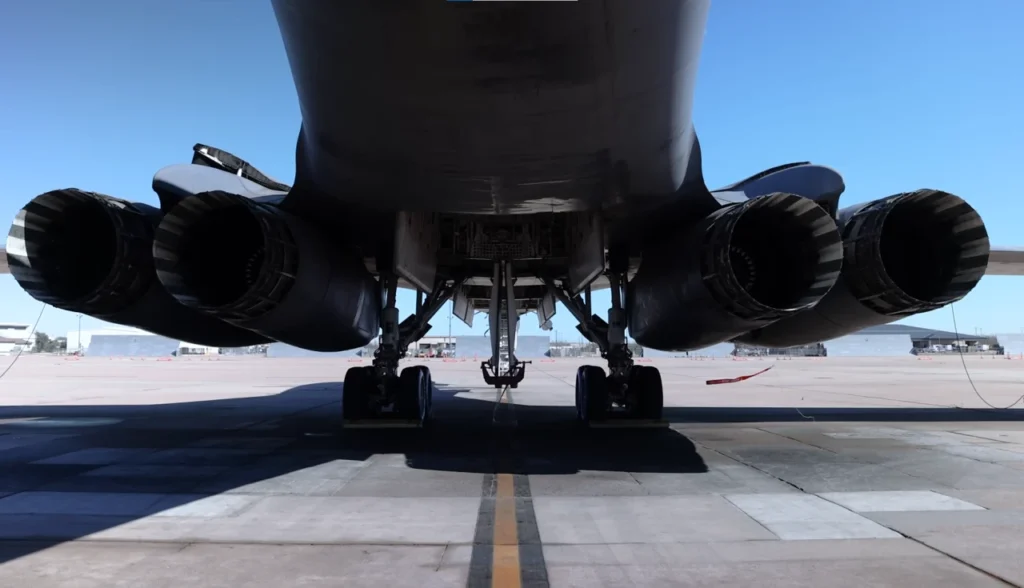 B-1 Lancer, bombardeiro supersônico