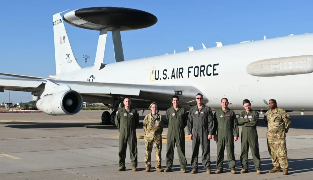 Por Dentro do E-3 Sentry: O Avião que Vê 400 km Além do Horizonte