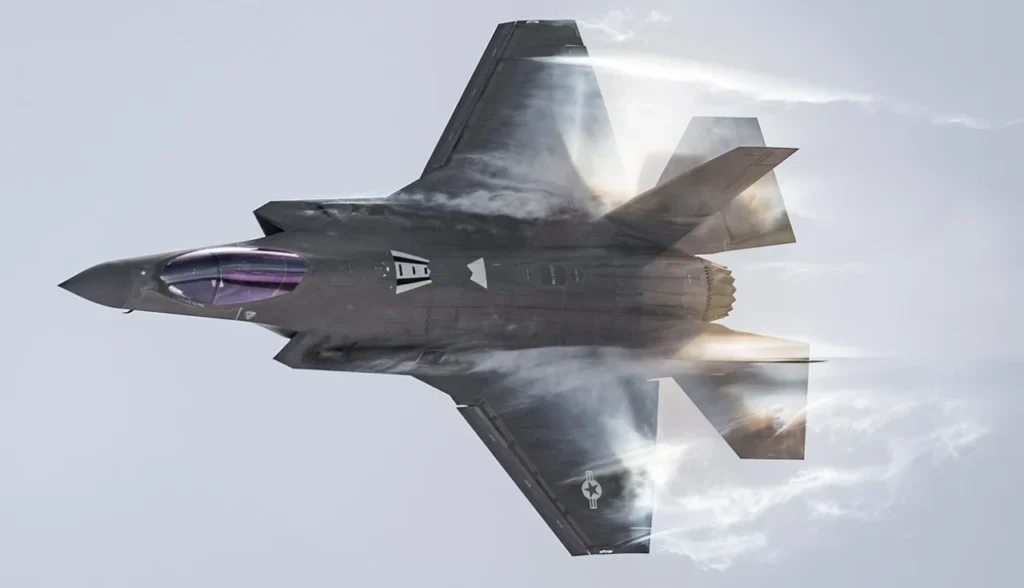 Invisível e Letal: Como o F-35 Mudou a Guerra Moderna.