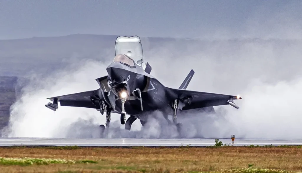 Invisível e Letal: Como o F-35 Mudou a Guerra Moderna.