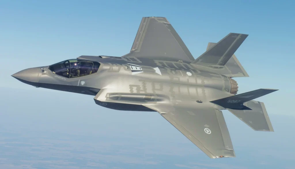 O Caça Mais Caro da História: Vantagens e Limitações do F-35