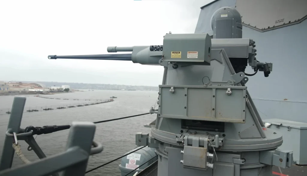 Do Golfo ao Mar Vermelho: A História de Combate do DDG-51