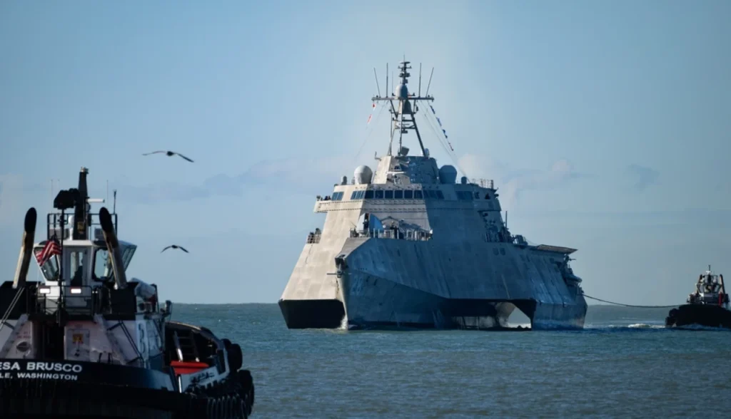 USS Savannah LCS-28: A Fragata Trimarã de 47 Nós que Revoluciona a Guerra Costeira