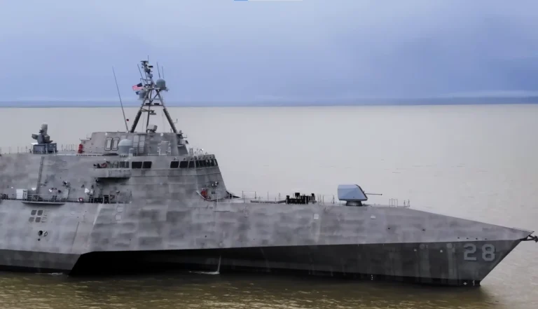 USS Savannah LCS-28: A Fragata Trimarã de 47 Nós que Revoluciona a Guerra Costeira