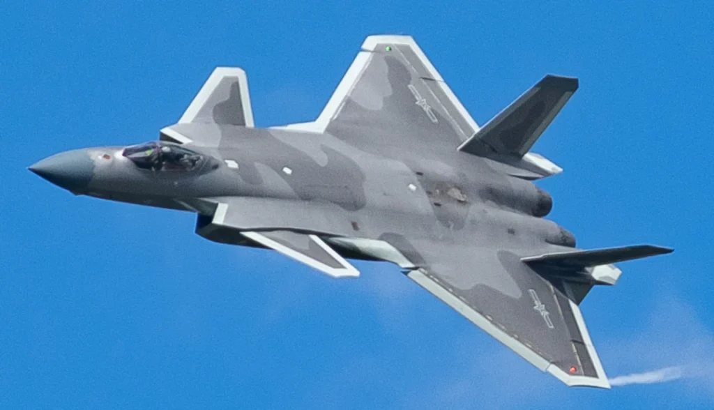J-20 Mighty Dragon: O caça furtivo que colocou a China no mesmo nível dos EUA no ar