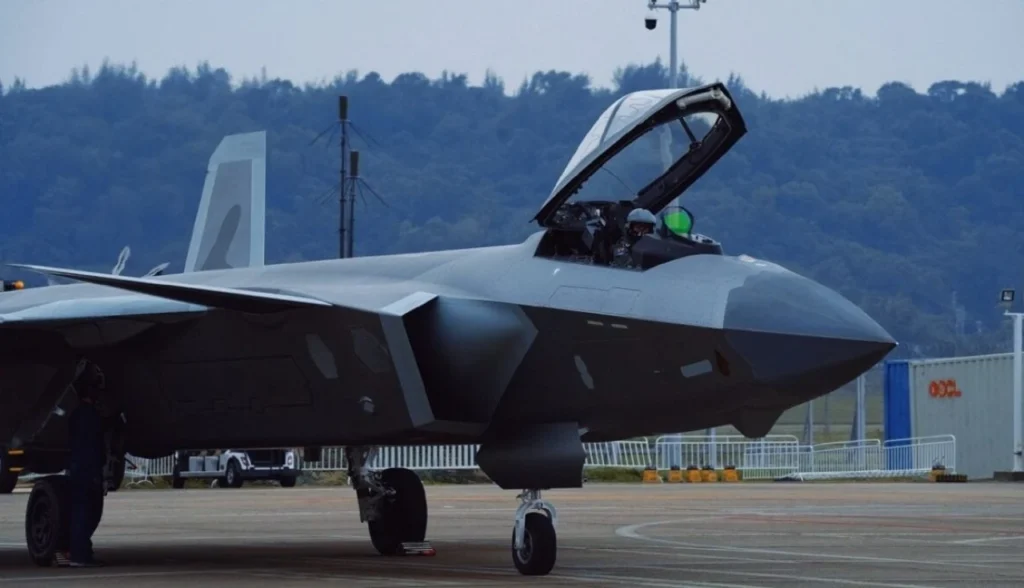 J-20 Mighty Dragon: O caça furtivo que colocou a China no mesmo nível dos EUA no ar