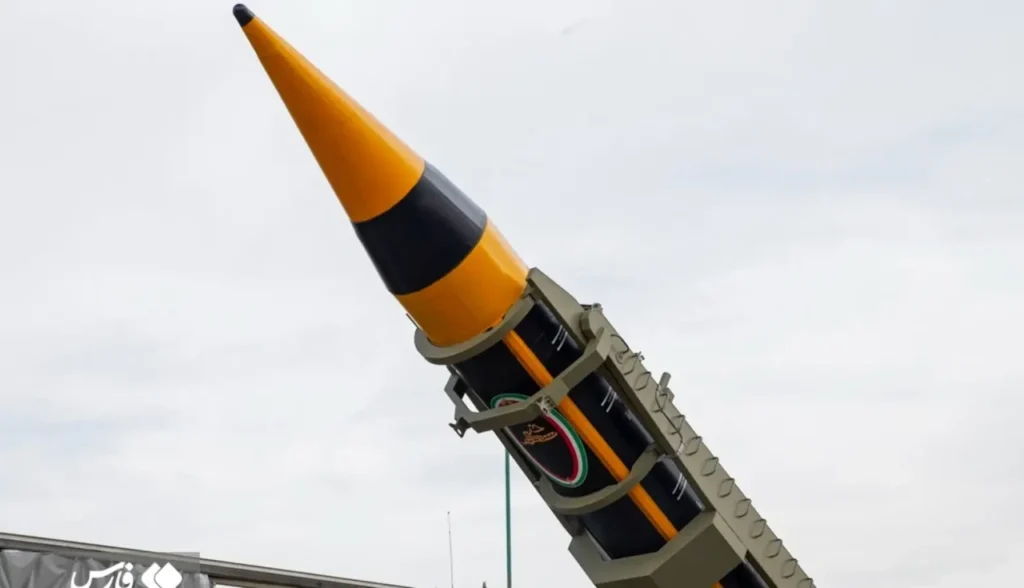 Khorramshahr-4: o míssil balístico iraniano com 2.000 km de alcance e ogiva de 1,5 tonelada