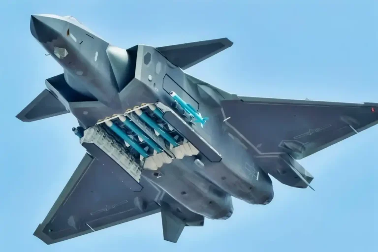 J-20 Mighty Dragon